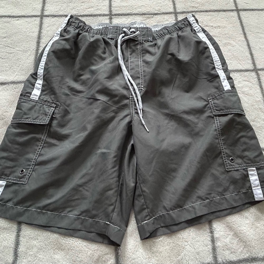 Croft & Barrow Men's Gray Swimming Cargo Shorts size Large